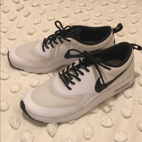 Nike Air Max Thea Women’s US Size 8 - Picture 1 of 4